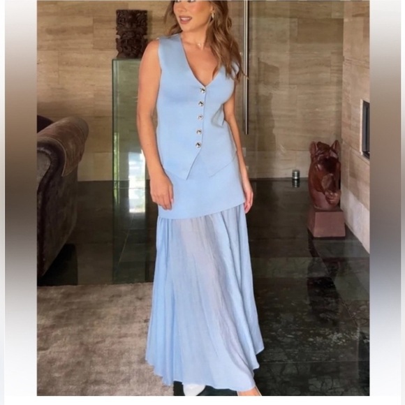 NWT ZARA blogger fav MIXED PLEATED SKIRT SIZE S
🚨FIRM PRICE NO ACCEPT OFFER - Picture 7 of 15